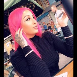 Meet your Posher, Ava